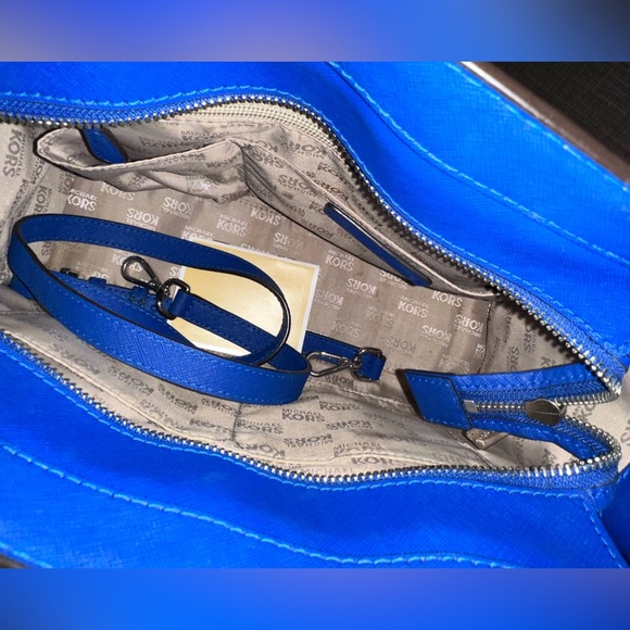 Michael Kors 💙 Blue Saffiano Leather Satchel w/shoulder strap - Picture 8 of 10